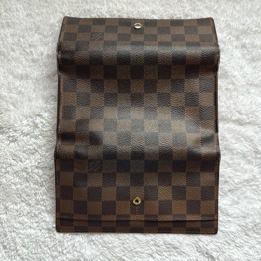 Louis Vuitton Damier International Trifold Long Wallet - Picture 8 of 15